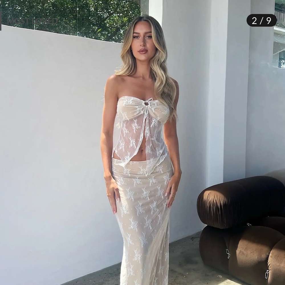 Karolina skirt set - White in size M 🤍✨💐 NWT
